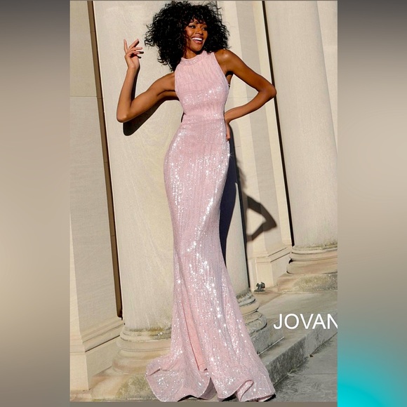 Jovani Dresses & Skirts - Jovani dress - light pink sequins